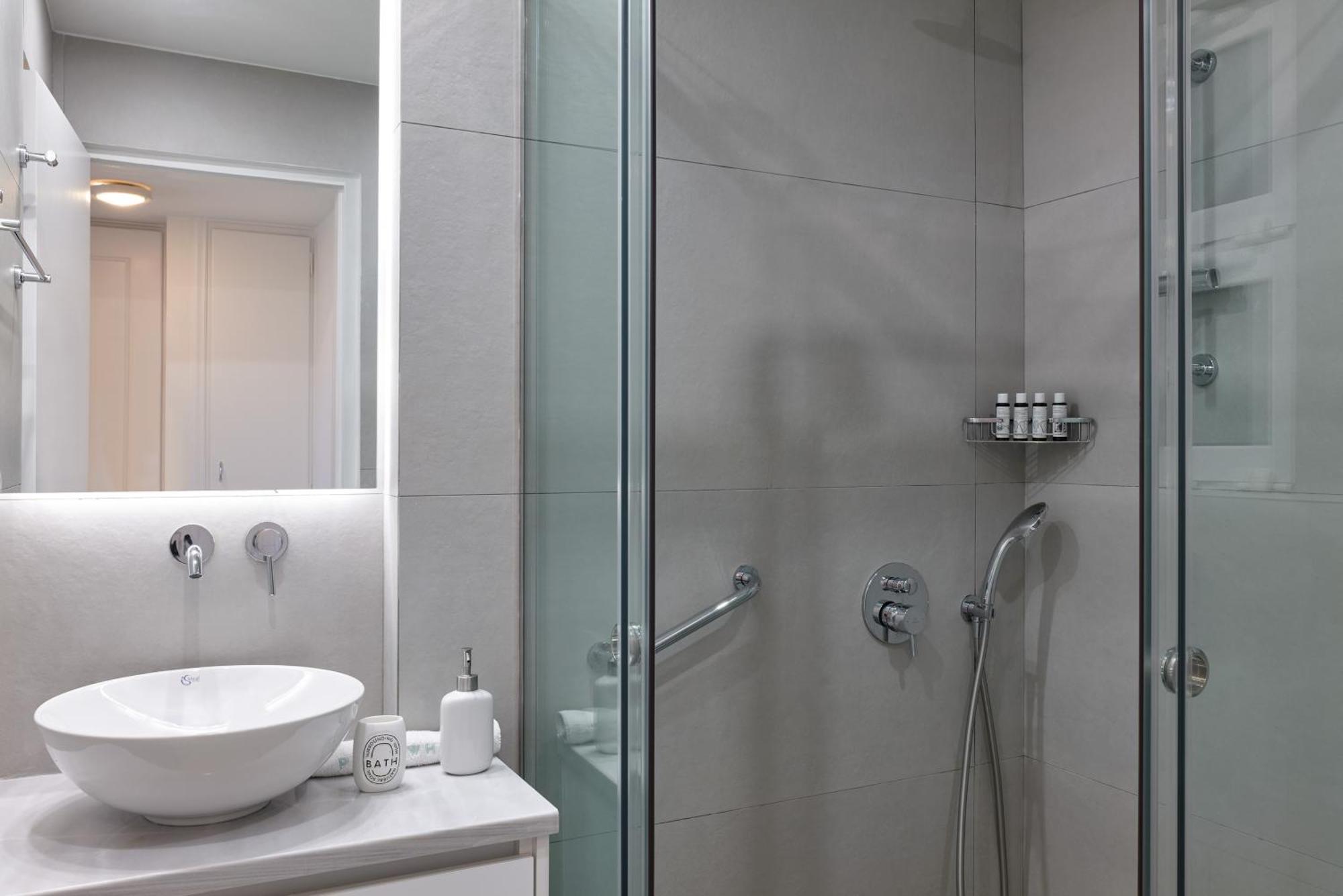 Chic One Bd Apartment With Hilton View Афіни Екстер'єр фото